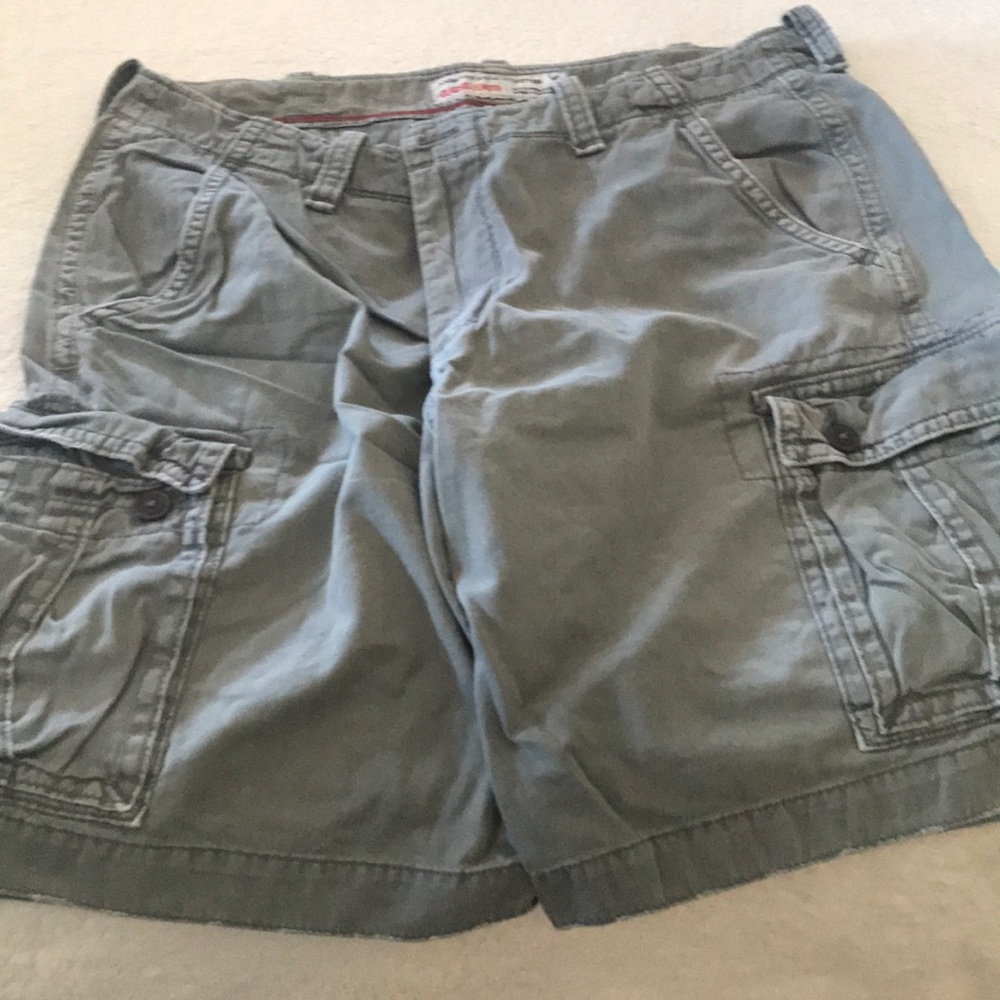 American Eagle classic cargo short